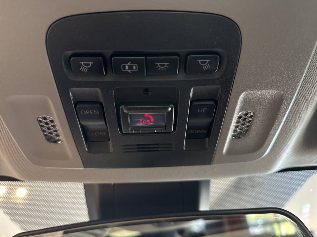 2020 Toyota Camry Image 23