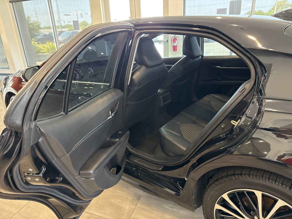 2020 Toyota Camry Image 25