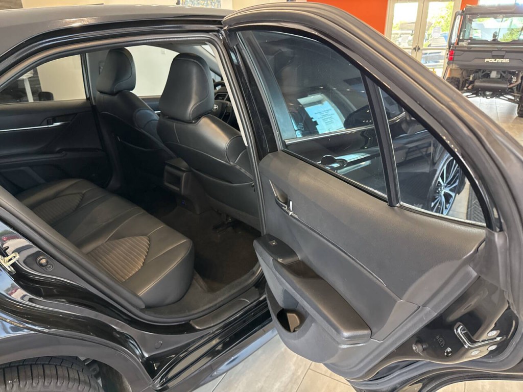 2020 Toyota Camry Image 30