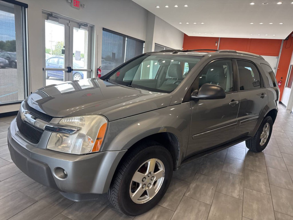 2005 Chevrolet Equinox Image 2