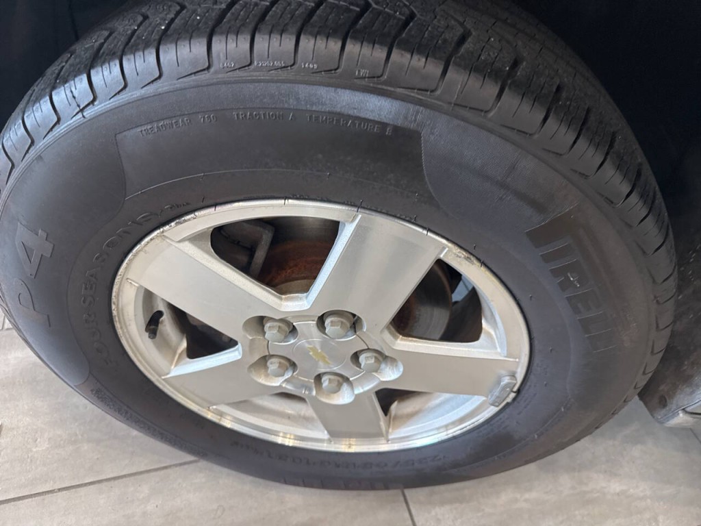 2005 Chevrolet Equinox Image 8