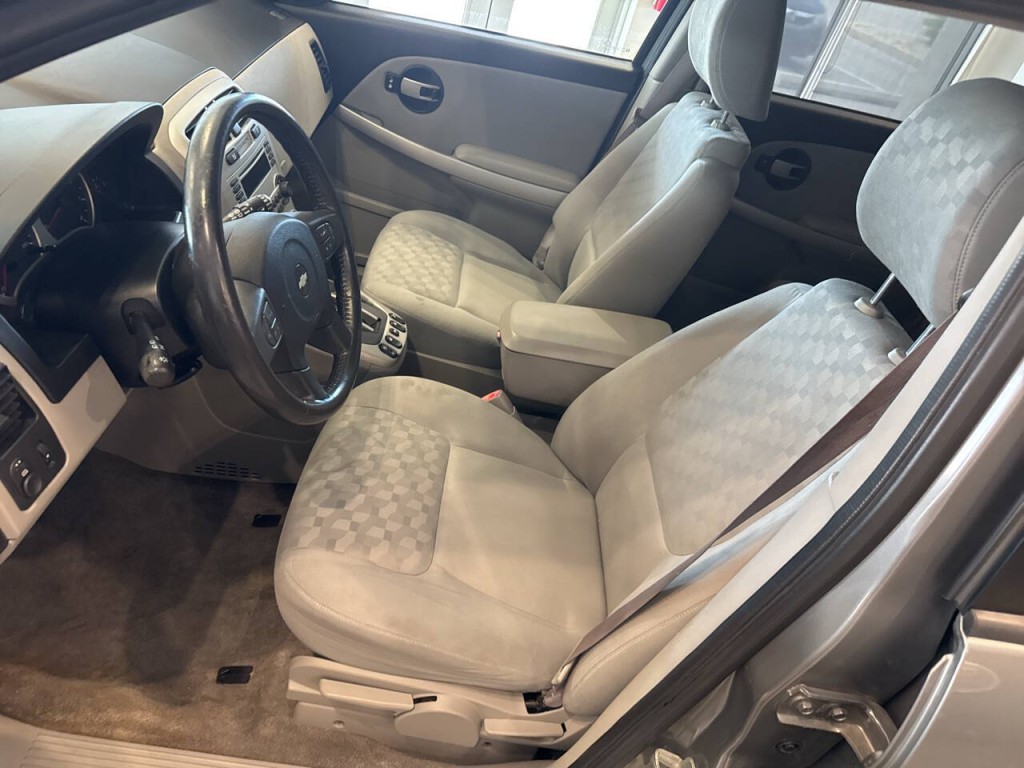 2005 Chevrolet Equinox Image 19