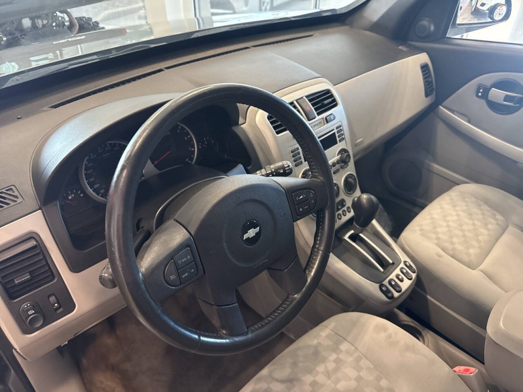 2005 Chevrolet Equinox Image 20