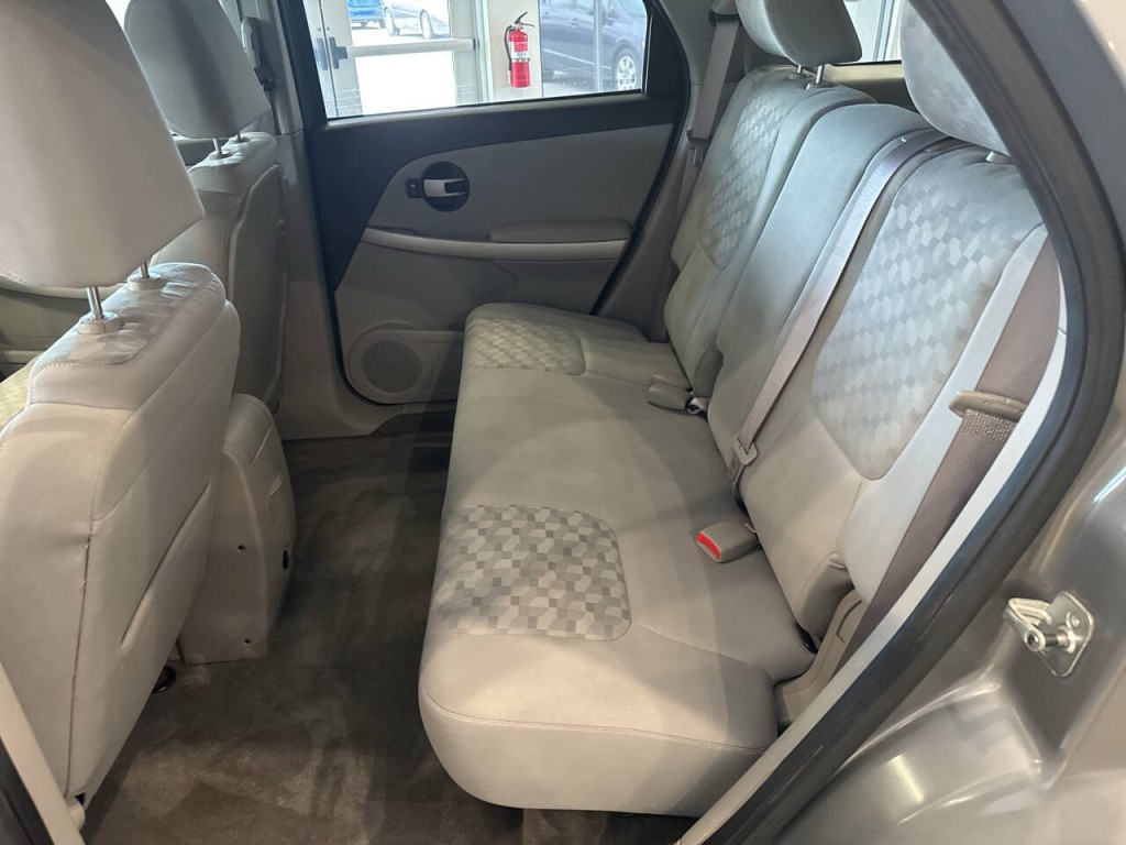 2005 Chevrolet Equinox Image 22