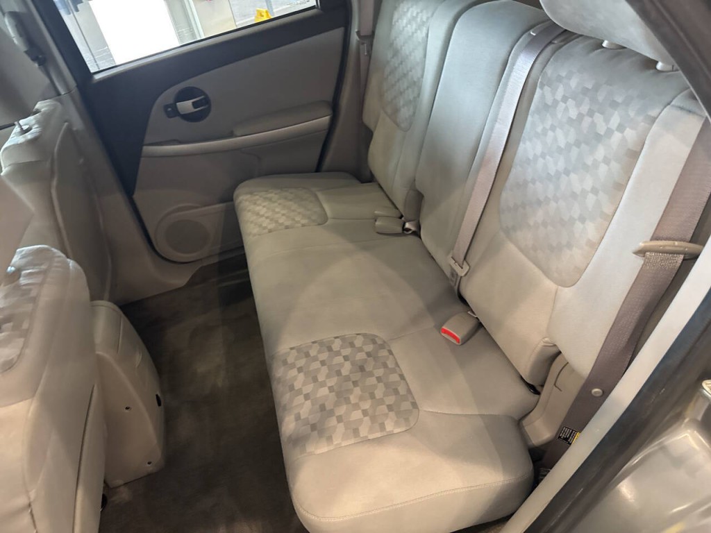 2005 Chevrolet Equinox Image 23