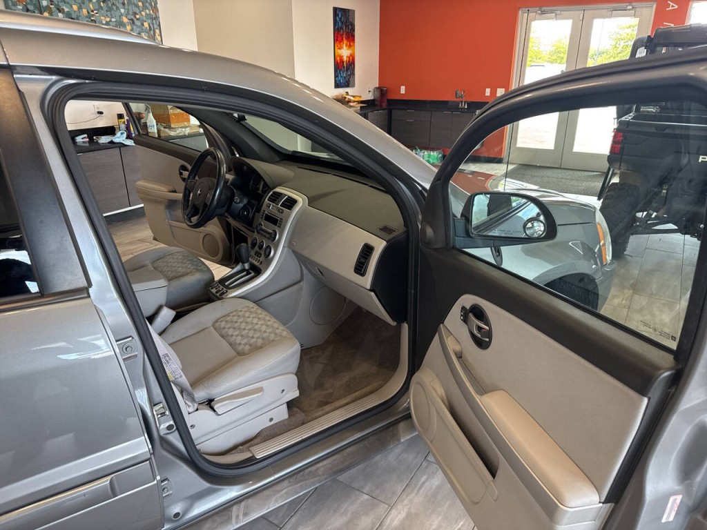 2005 Chevrolet Equinox Image 25