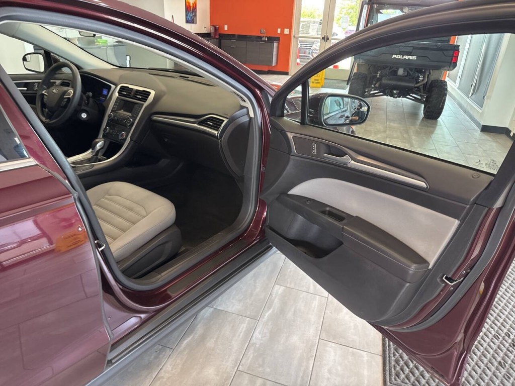 2013 Ford Fusion Image 34