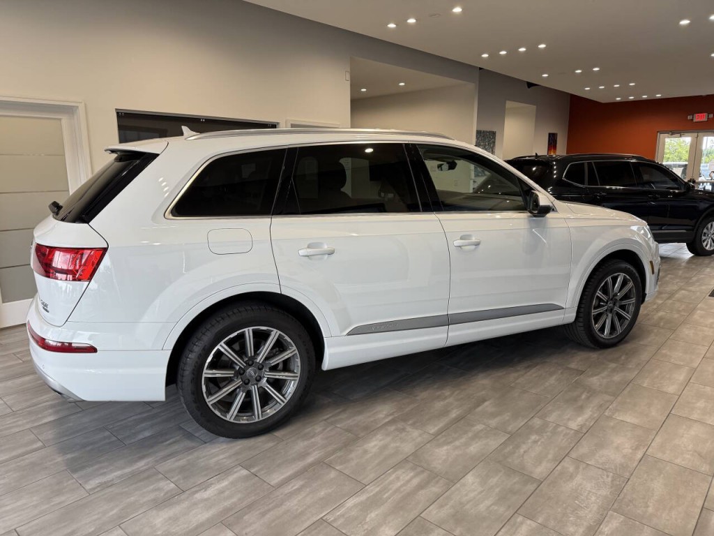 2017 Audi Q7 Image 8