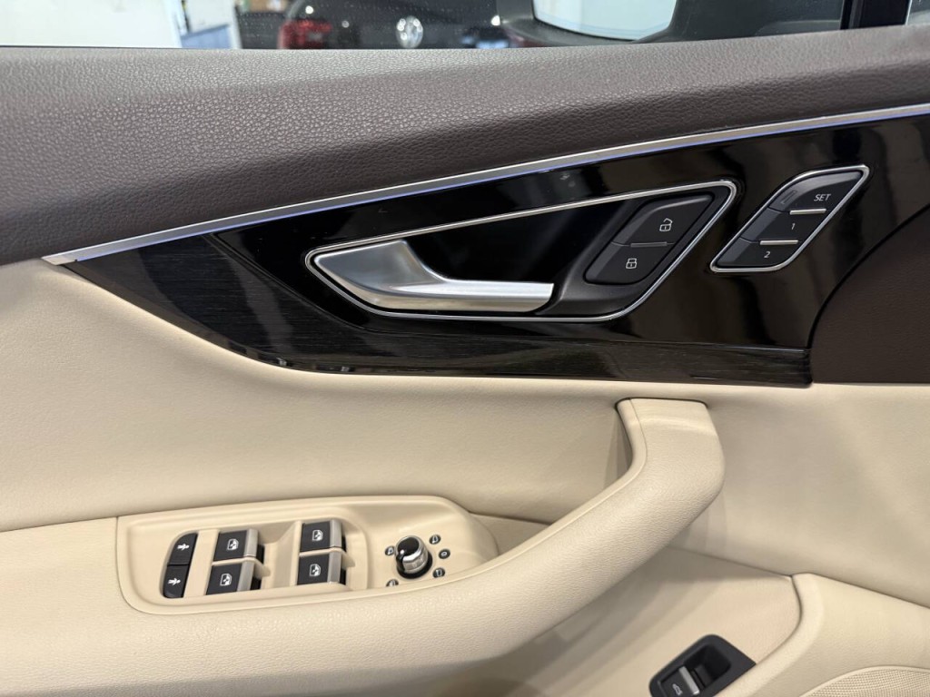 2017 Audi Q7 Image 17