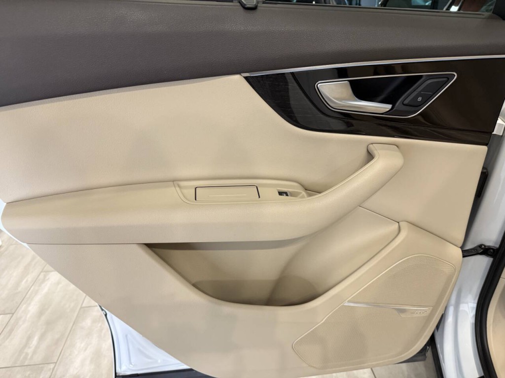 2017 Audi Q7 Image 34