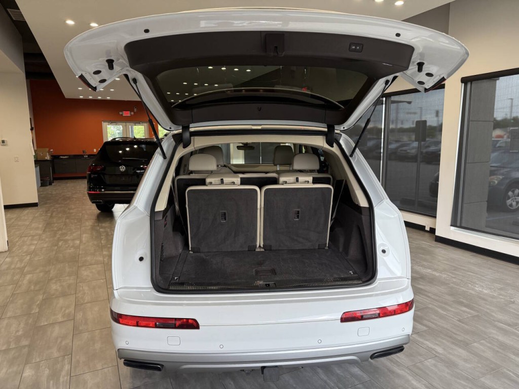 2017 Audi Q7 Image 38