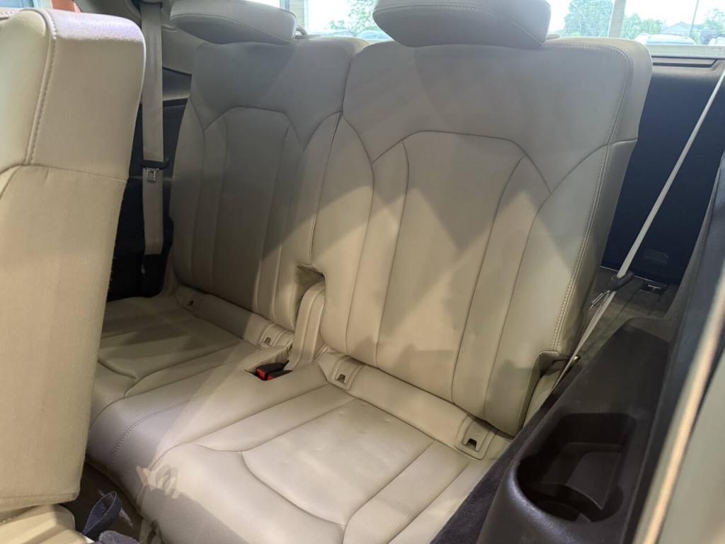 2017 Audi Q7 Image 43