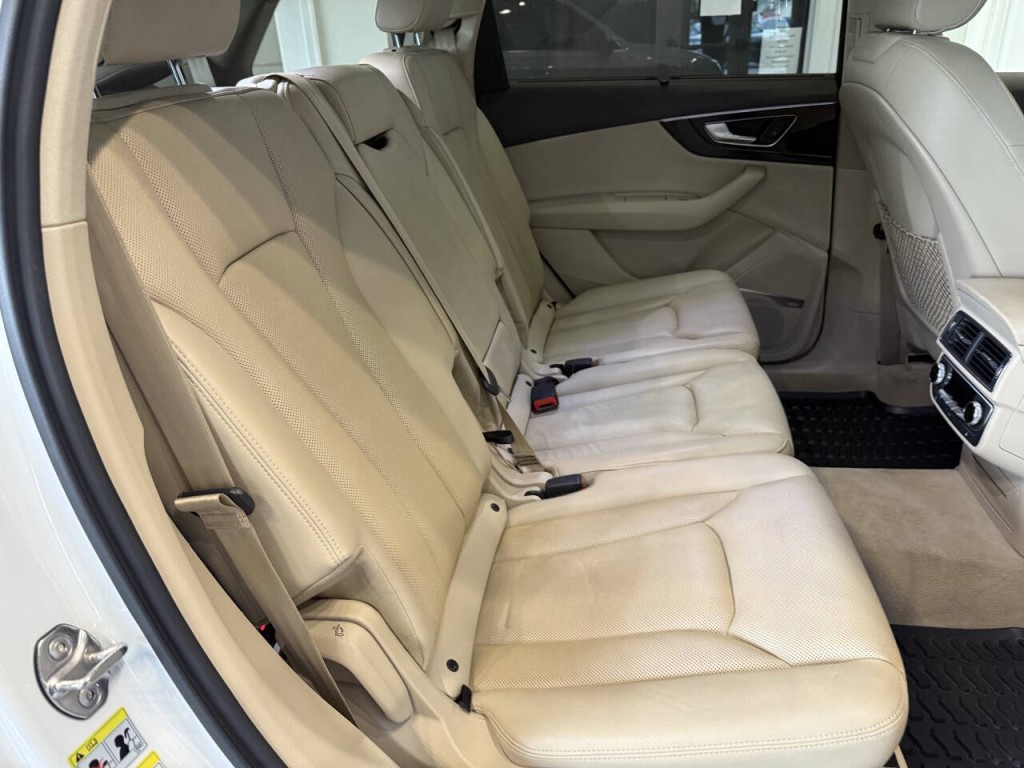 2017 Audi Q7 Image 46