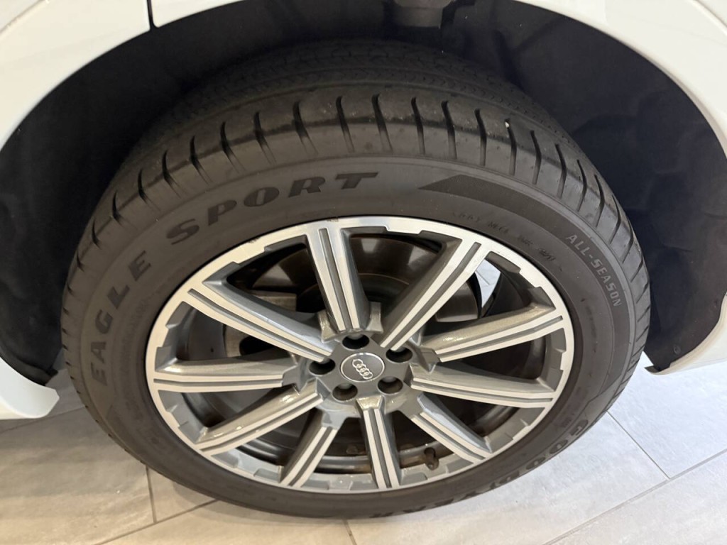 2017 Audi Q7 Image 55