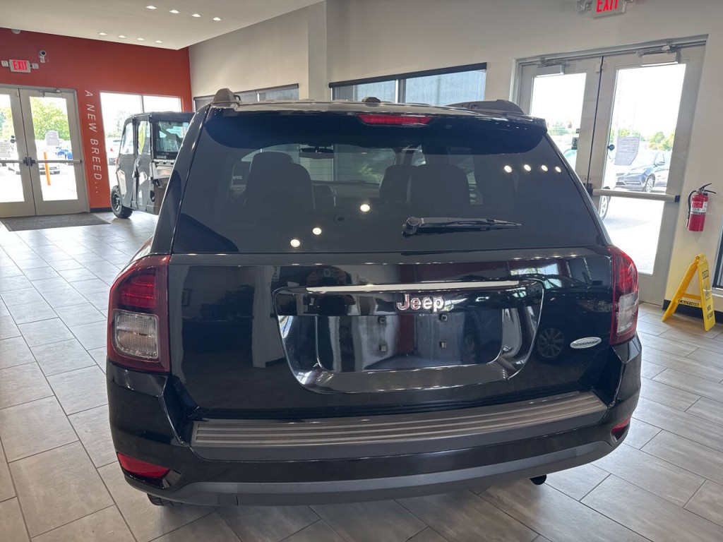 2014 Jeep Compass Image 9