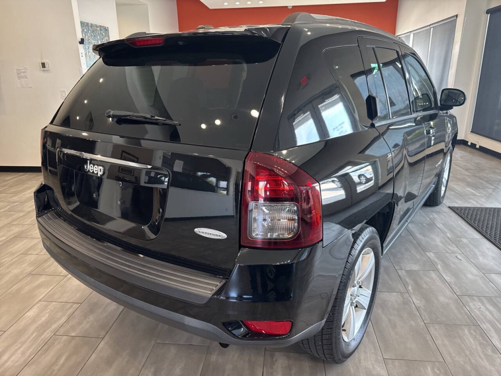 2014 Jeep Compass Image 10