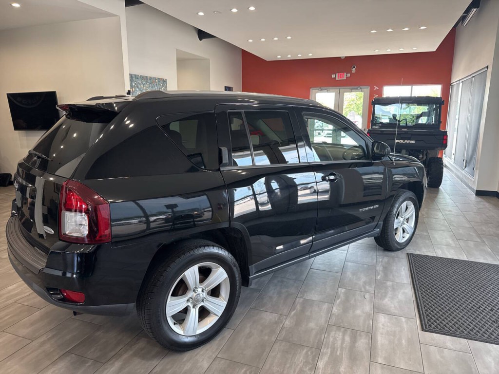 2014 Jeep Compass Image 11