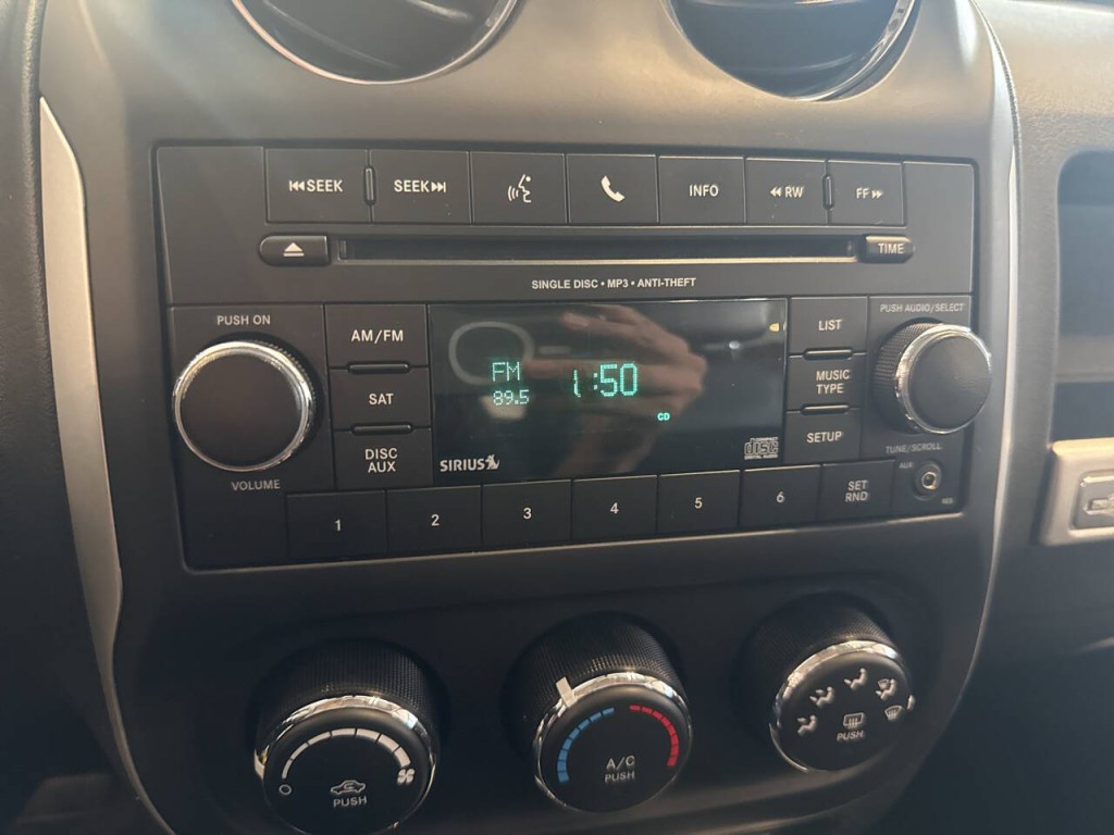 2014 Jeep Compass Image 25