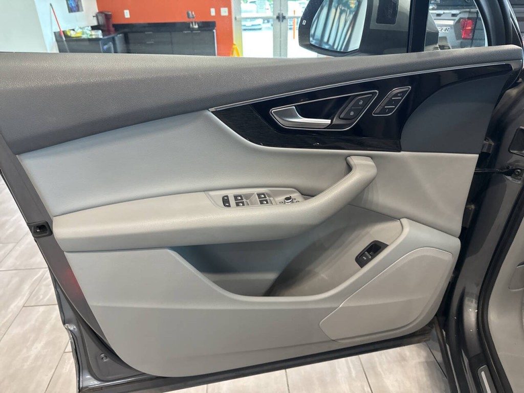 2017 Audi Q7 Image 14
