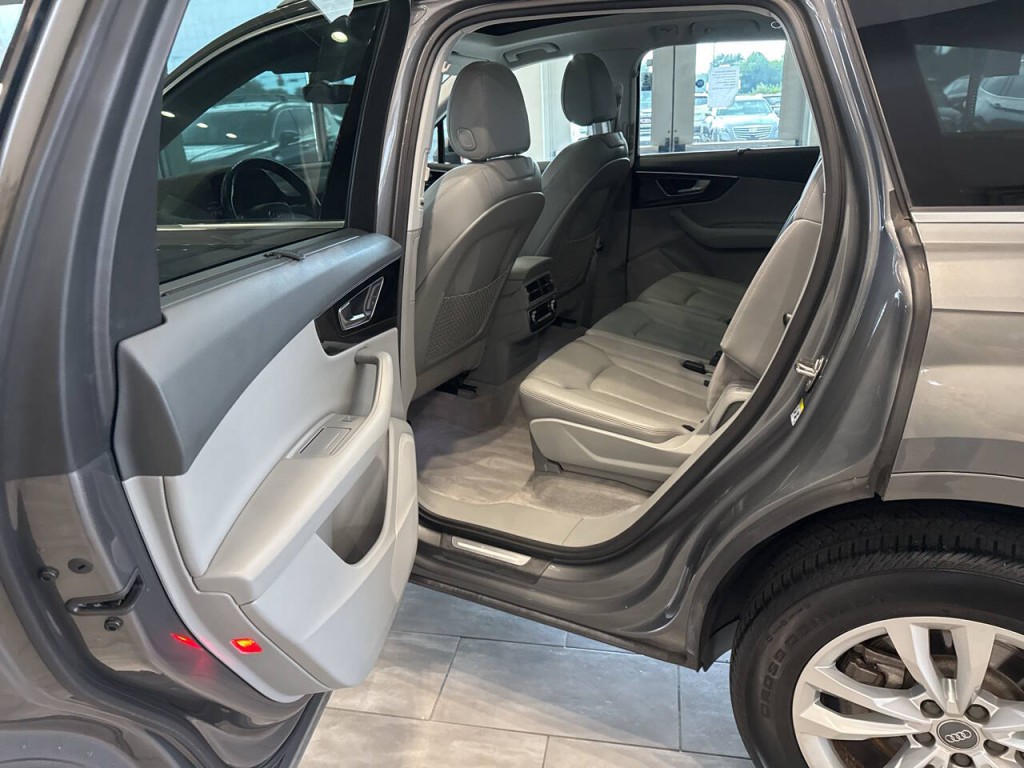 2017 Audi Q7 Image 24