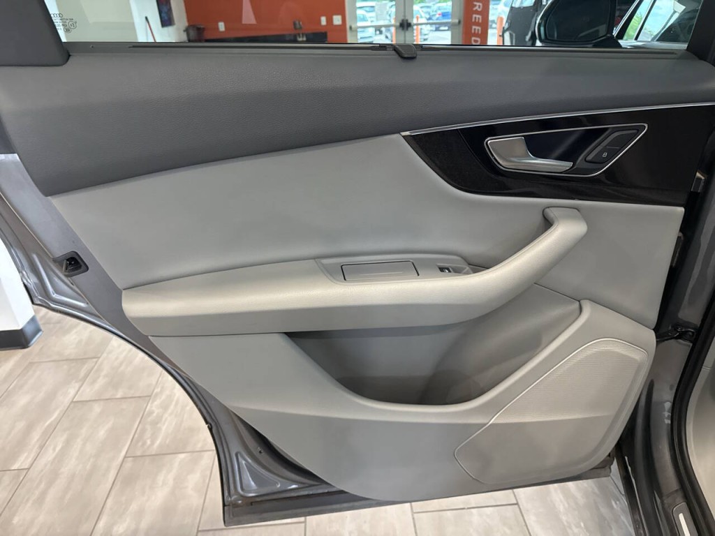 2017 Audi Q7 Image 25