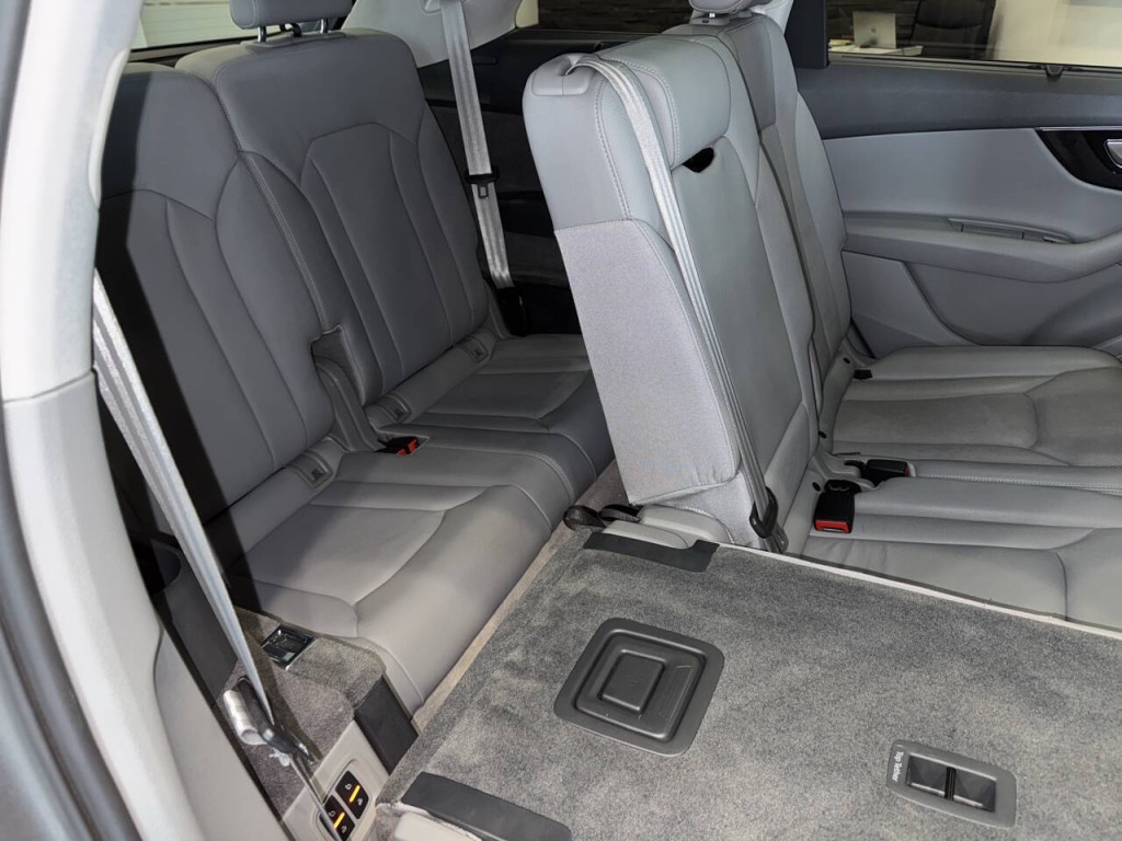 2017 Audi Q7 Image 40