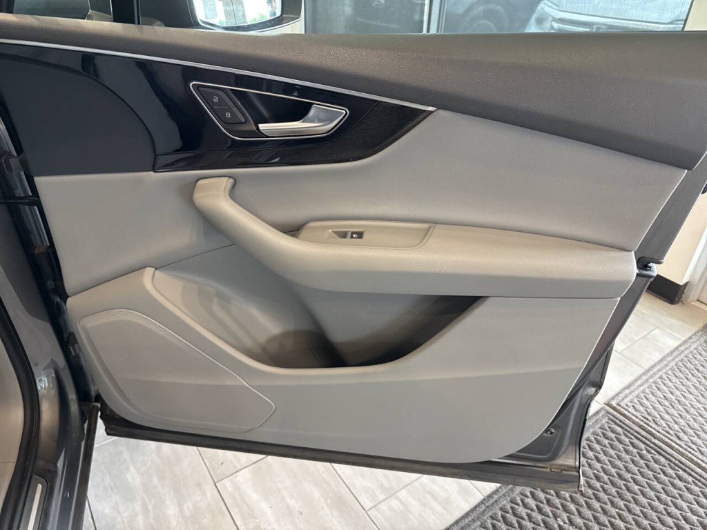 2017 Audi Q7 Image 42