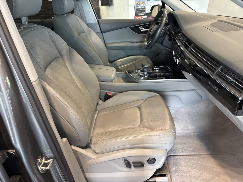 2017 Audi Q7 Image 43