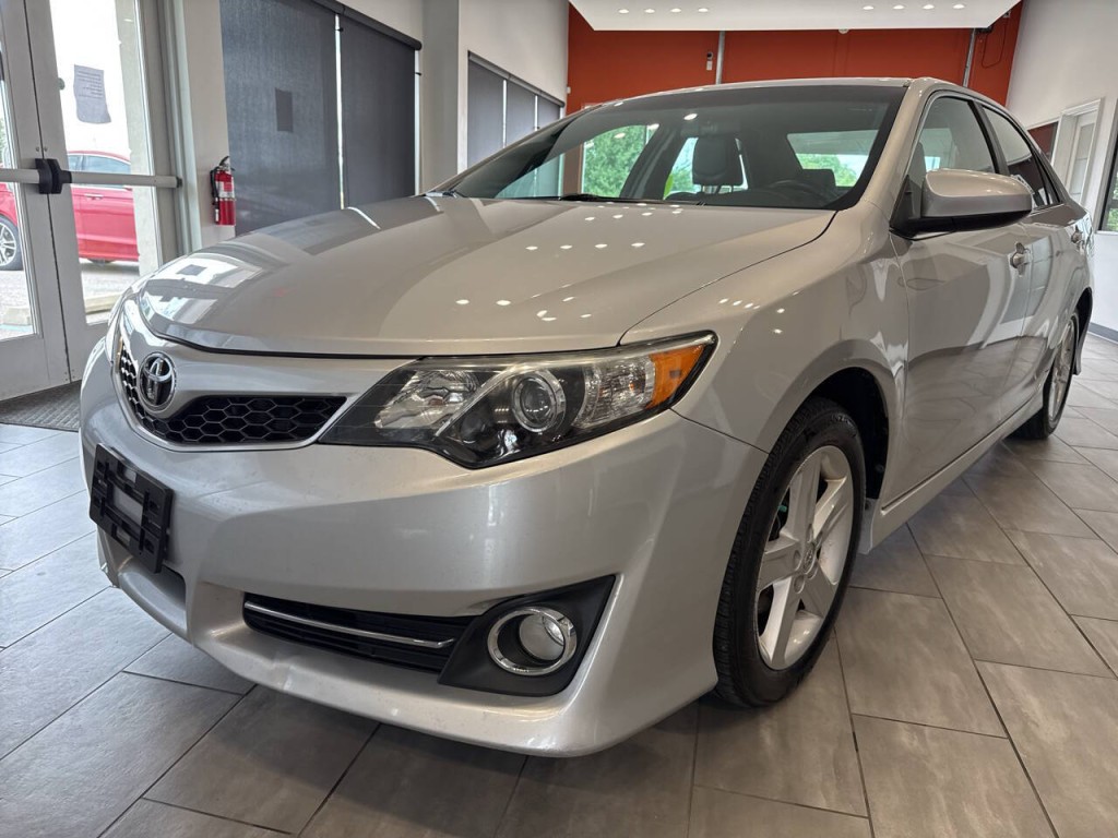 2014 Toyota Camry Image 3