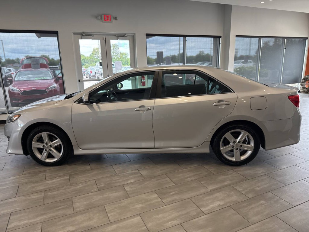 2014 Toyota Camry Image 5
