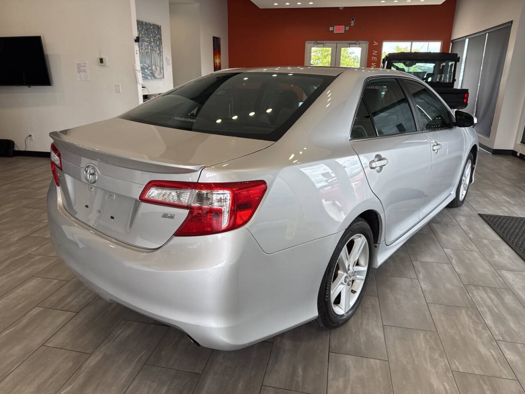 2014 Toyota Camry Image 7