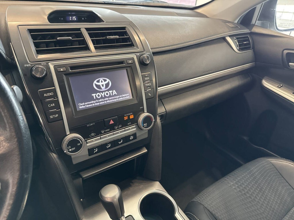 2014 Toyota Camry Image 21