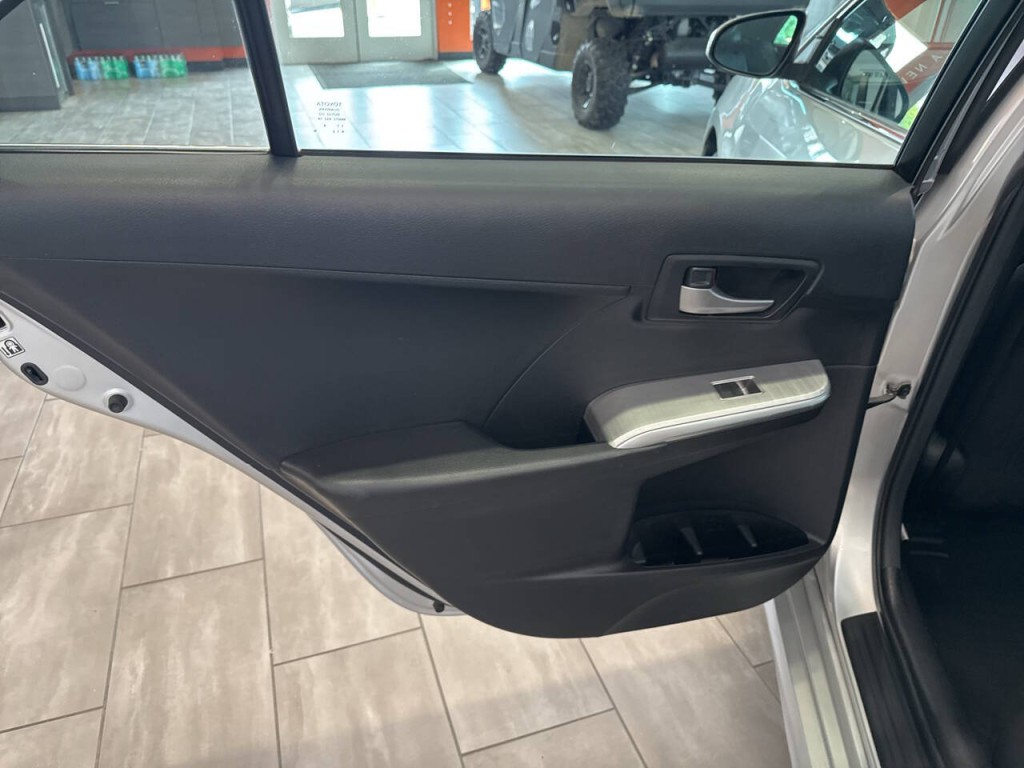 2014 Toyota Camry Image 25