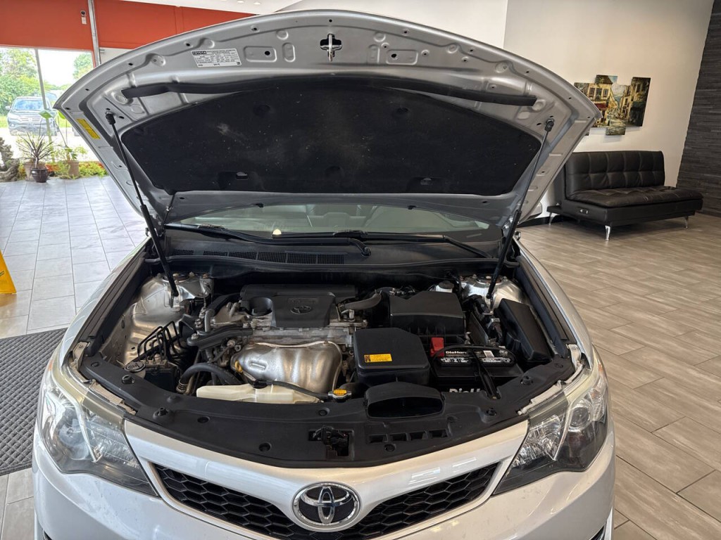 2014 Toyota Camry Image 39