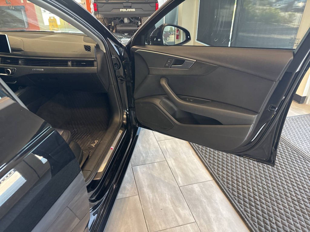2017 Audi A4 Image 21