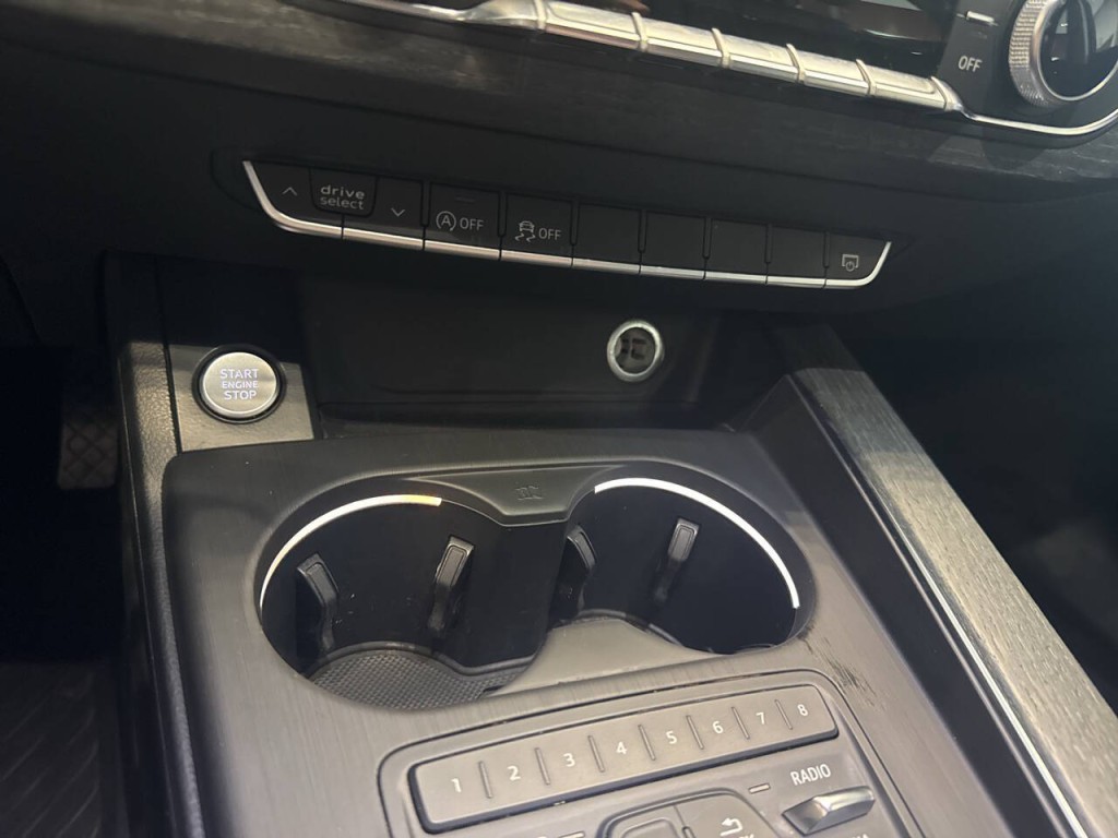 2017 Audi A4 Image 30