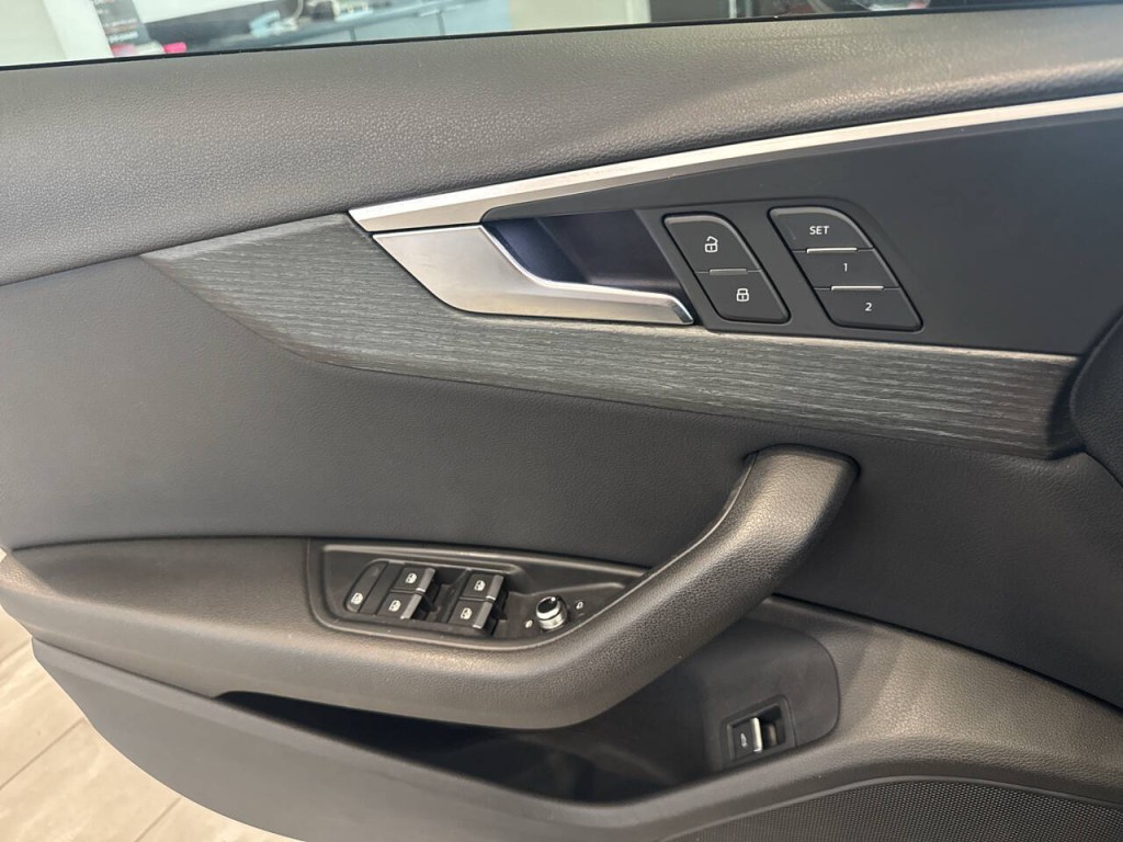 2017 Audi A4 Image 33