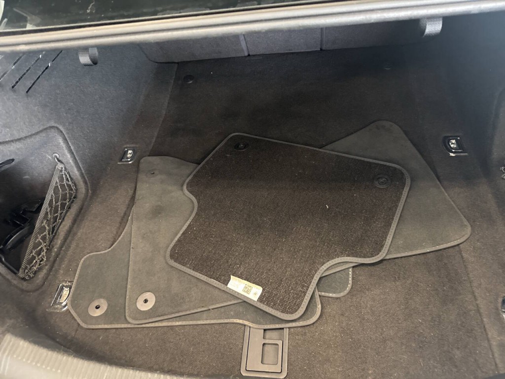 2017 Audi A4 Image 38