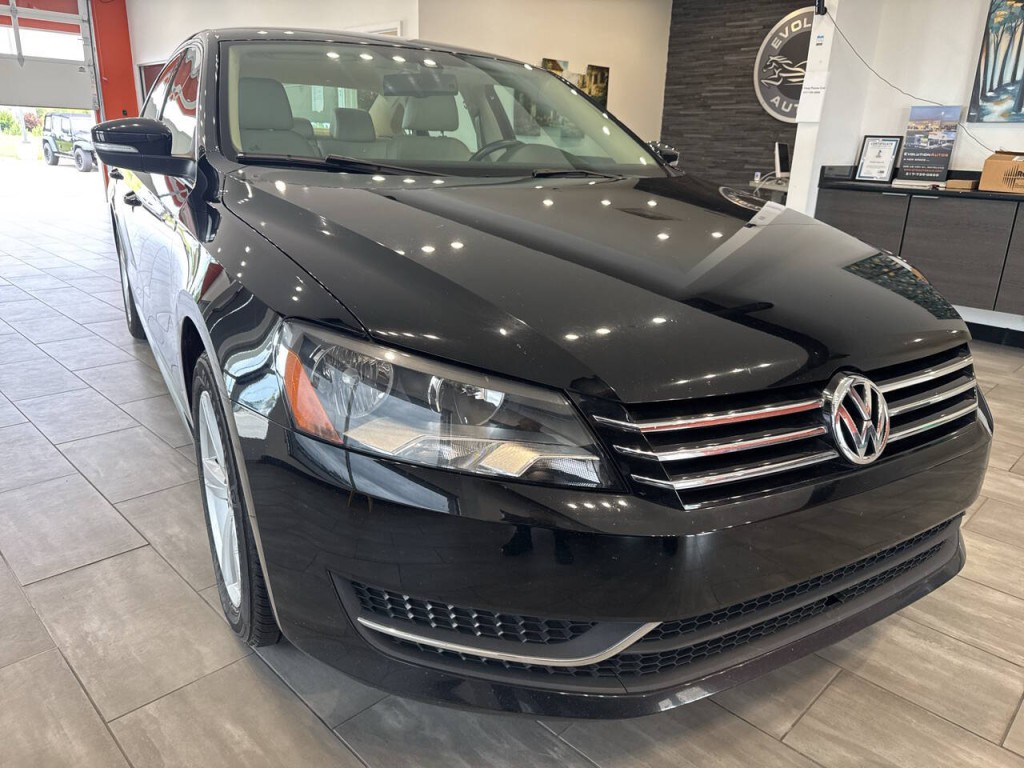 2014 Volkswagen Passat Image 1