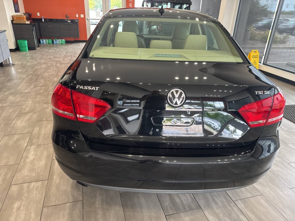 2014 Volkswagen Passat Image 10
