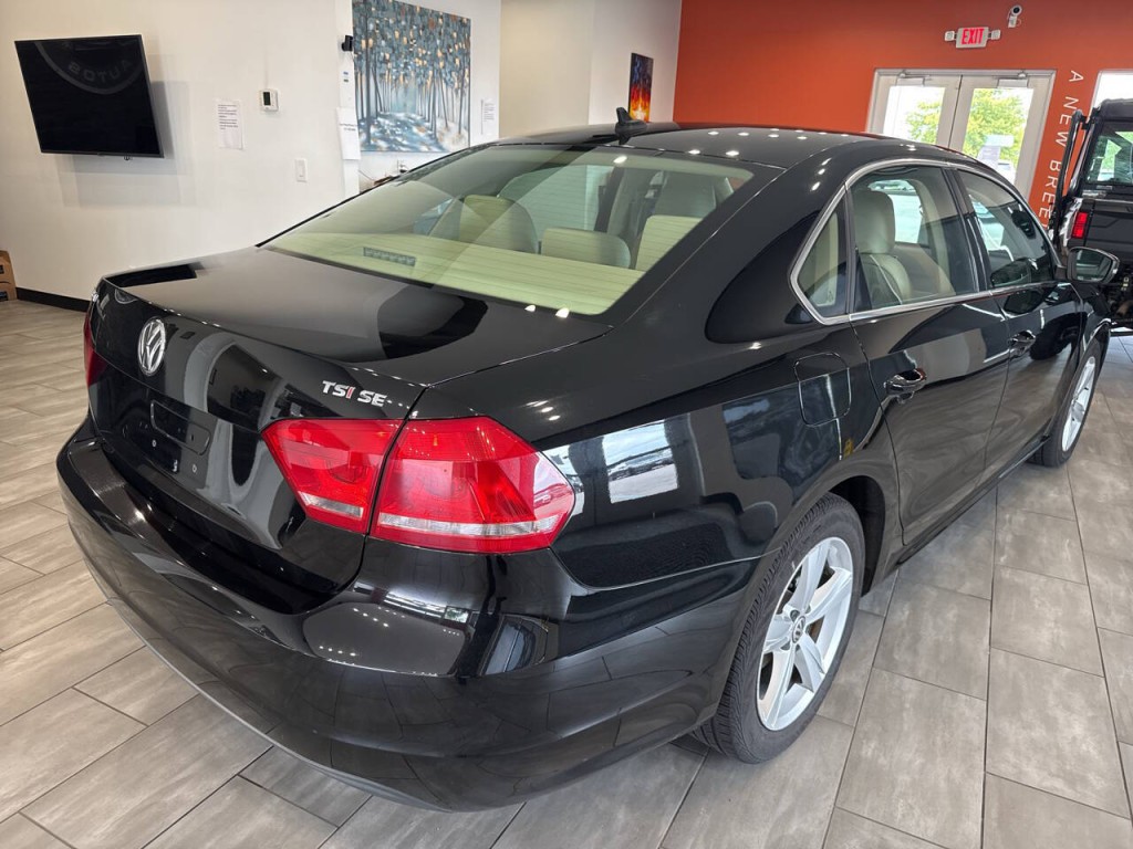 2014 Volkswagen Passat Image 11