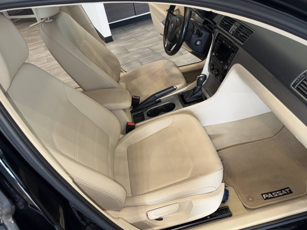 2014 Volkswagen Passat Image 24