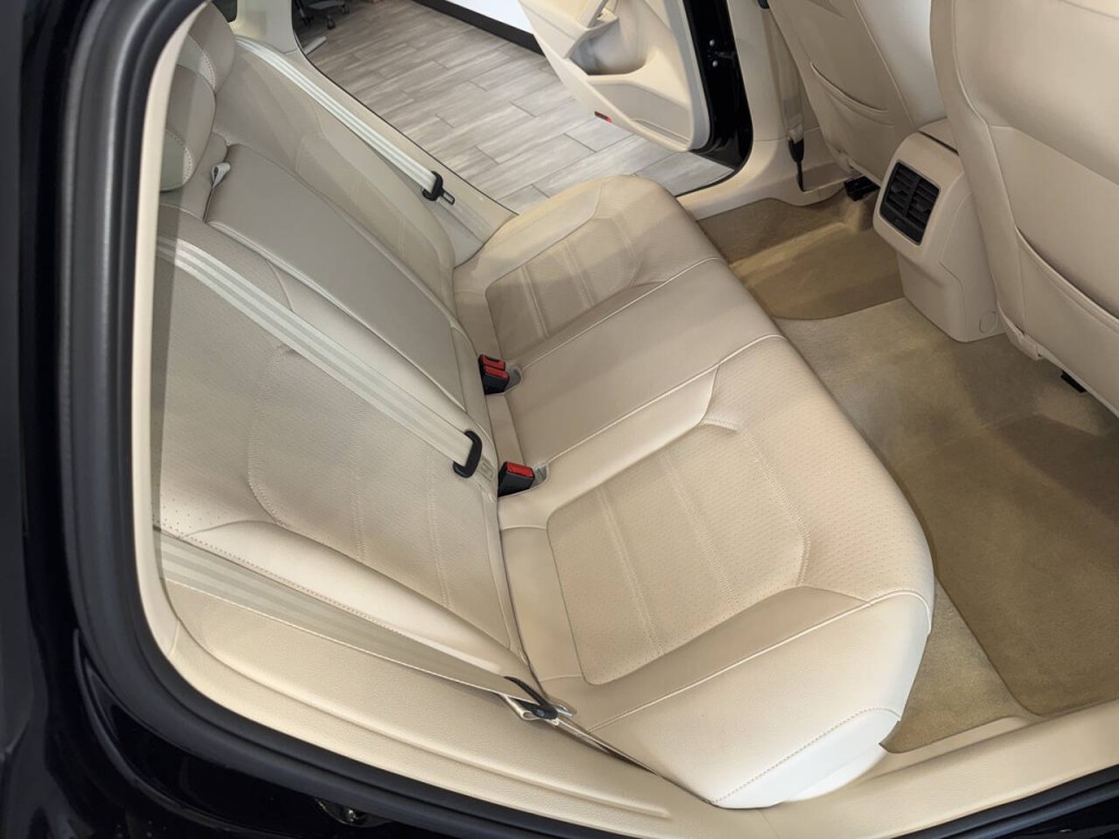 2014 Volkswagen Passat Image 26