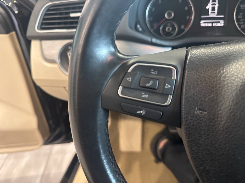 2014 Volkswagen Passat Image 31