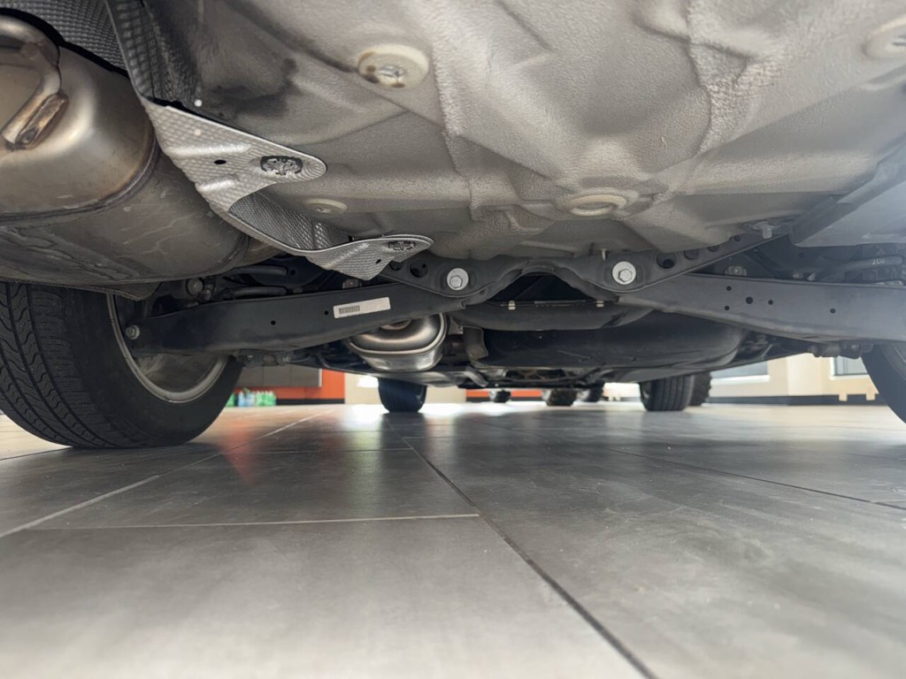 2014 Volkswagen Passat Image 32