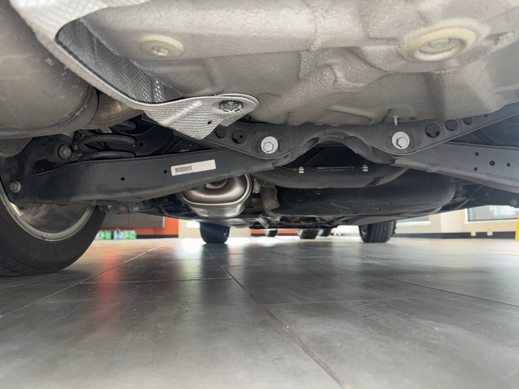2014 Volkswagen Passat Image 34