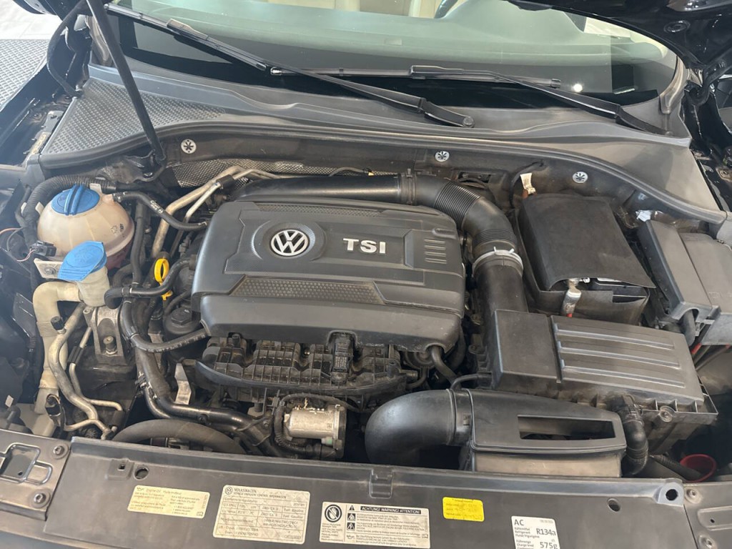 2014 Volkswagen Passat Image 35