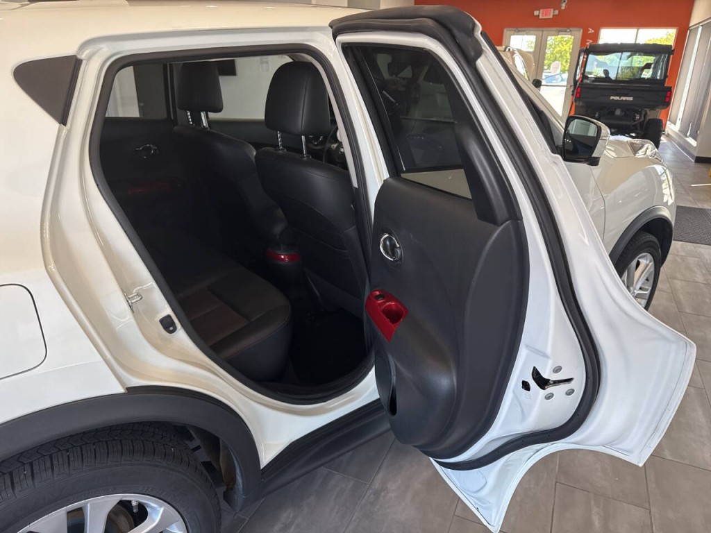2016 Nissan Juke Image 32