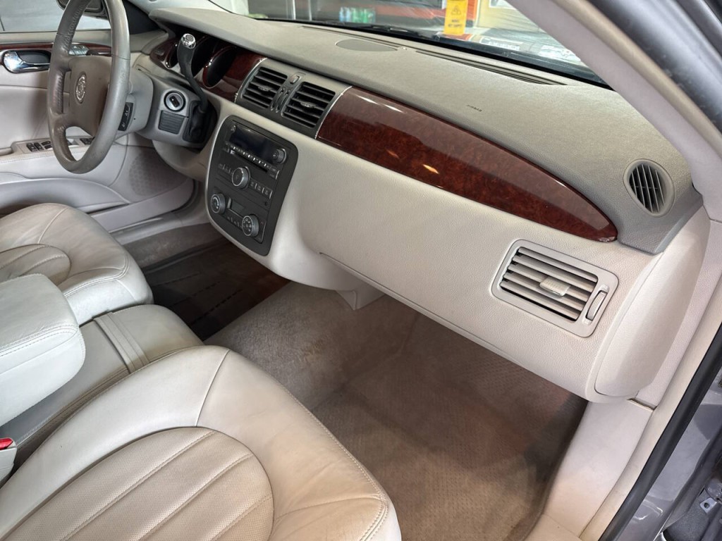 2007 Buick Lucerne Image 40