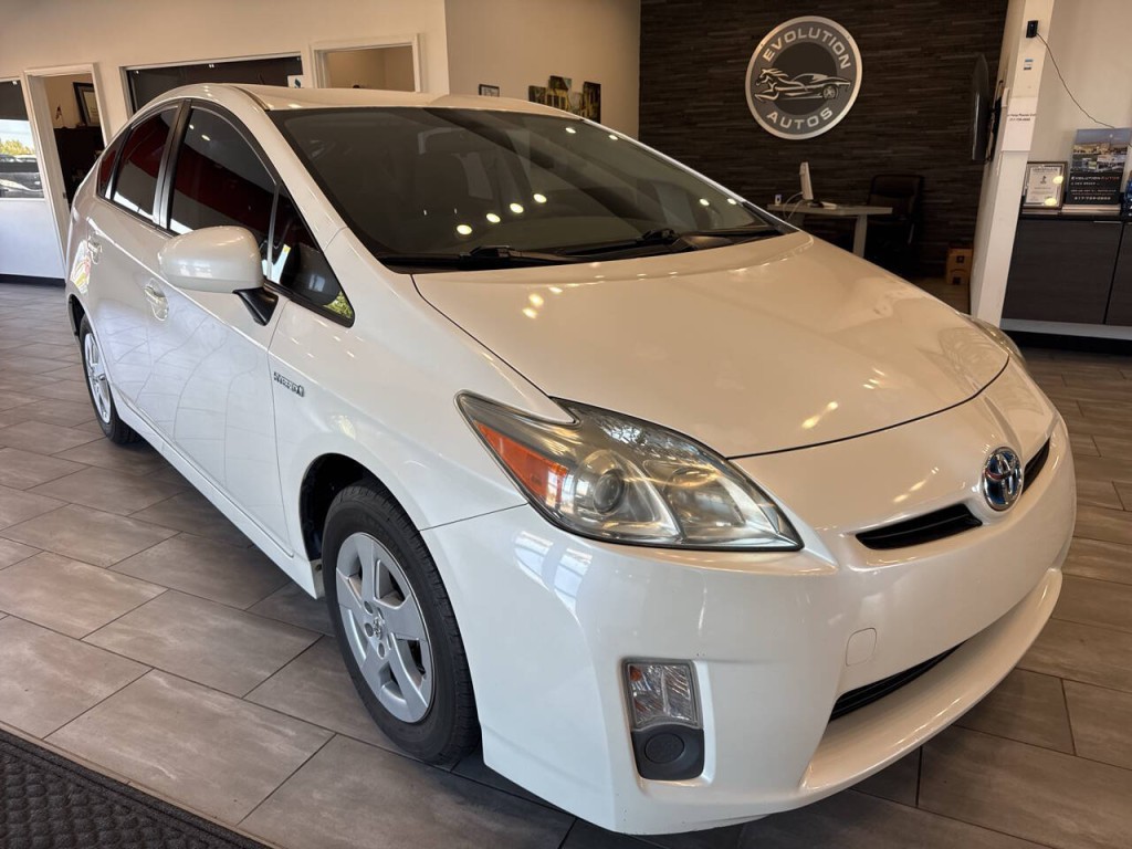 2011 Toyota Prius Image 2
